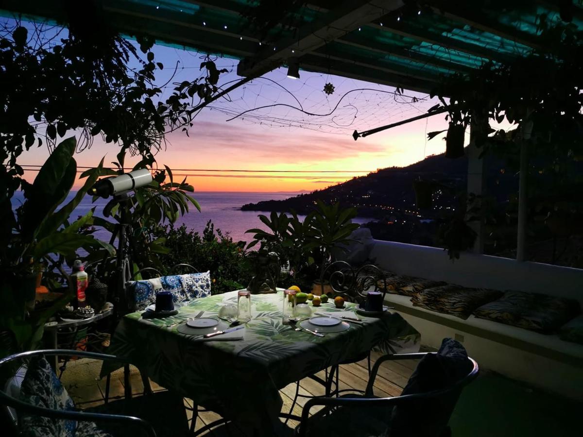 Romantic Casa Lorenzina Affittacamere เวนติมิญา ภายนอก รูปภาพ