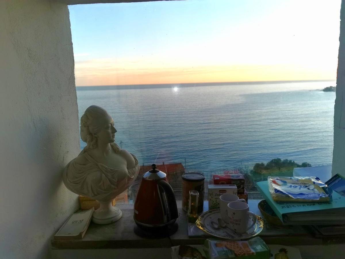 Romantic Casa Lorenzina Affittacamere เวนติมิญา ภายนอก รูปภาพ