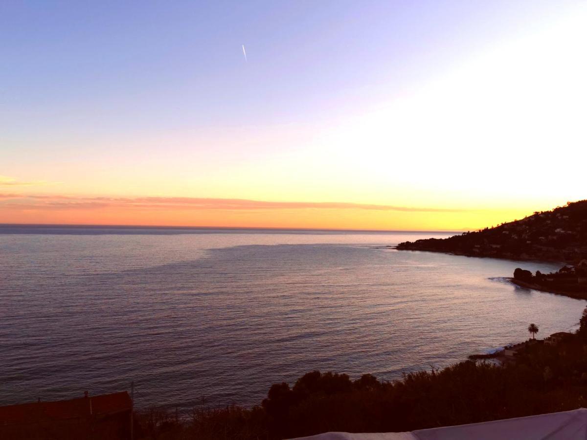Romantic Casa Lorenzina Affittacamere เวนติมิญา ภายนอก รูปภาพ