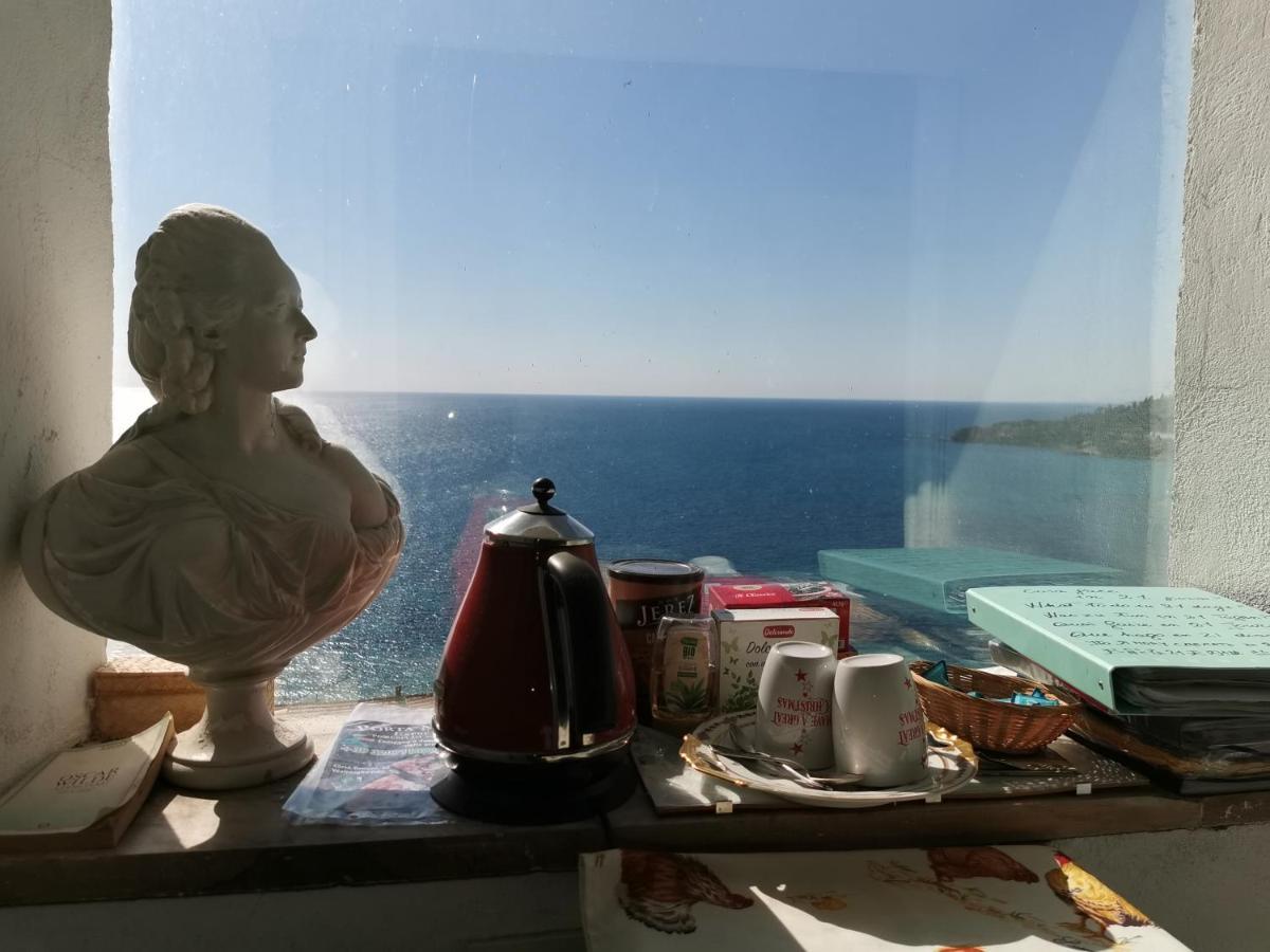 Romantic Casa Lorenzina Affittacamere เวนติมิญา ภายนอก รูปภาพ