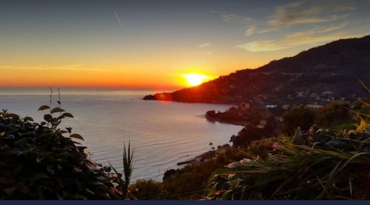 Romantic Casa Lorenzina Affittacamere เวนติมิญา ภายนอก รูปภาพ
