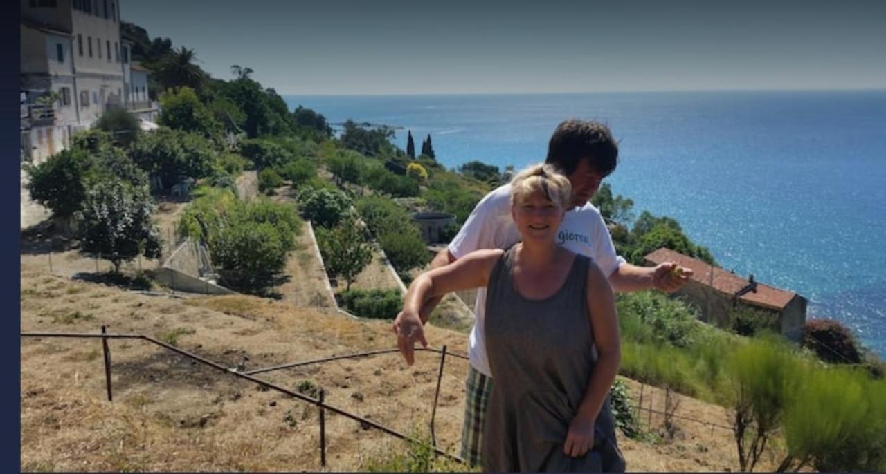 Romantic Casa Lorenzina Affittacamere เวนติมิญา ภายนอก รูปภาพ