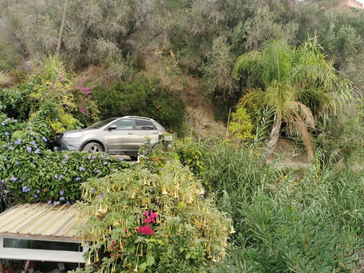 Romantic Casa Lorenzina Affittacamere เวนติมิญา ภายนอก รูปภาพ